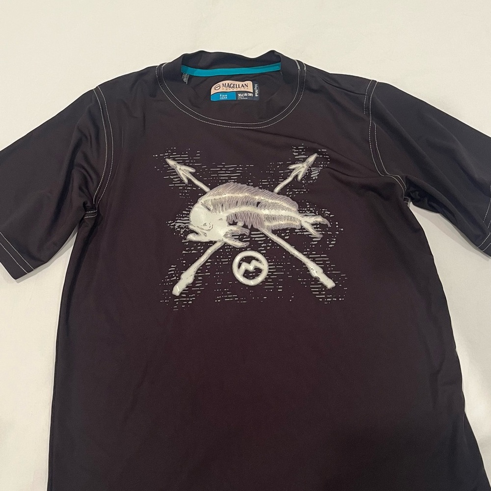 Magellan Black Graphic Swim Shirt - Boys' XL